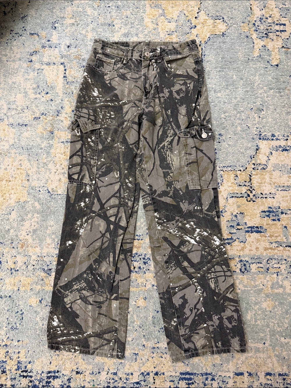 Women’s camo cargo jeans size 00